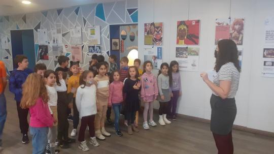 Visite des élèves du Lycée français à l’IFA pour l’exposition « Cinéma d’animation : la French touch »